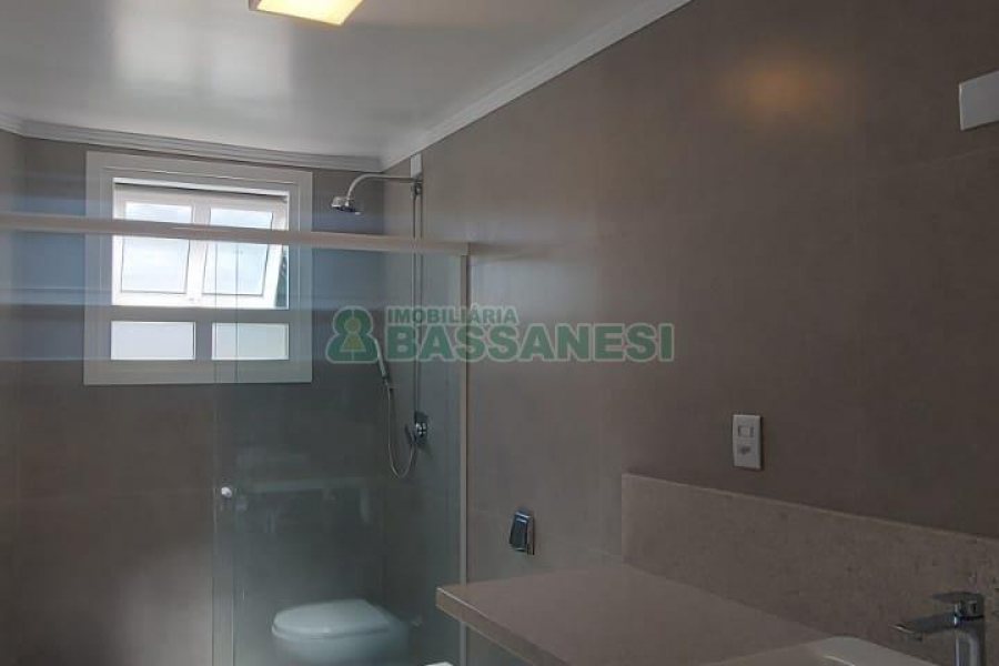 Apartamento com 156m², 3 dormitórios, 1 vaga, no bairro Panazzolo em Caxias do Sul para Alugar