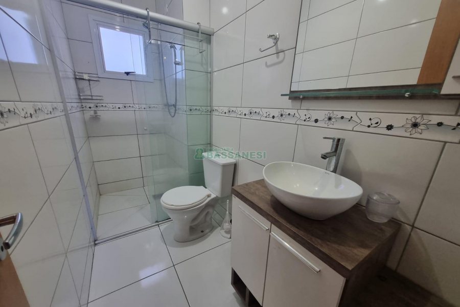 Apartamento com 67m², 2 dormitórios, 1 vaga, no bairro Vinhedos em Caxias do Sul para Alugar