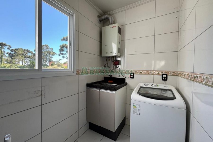 Apartamento com 67m², 2 dormitórios, 1 vaga, no bairro Vinhedos em Caxias do Sul para Alugar