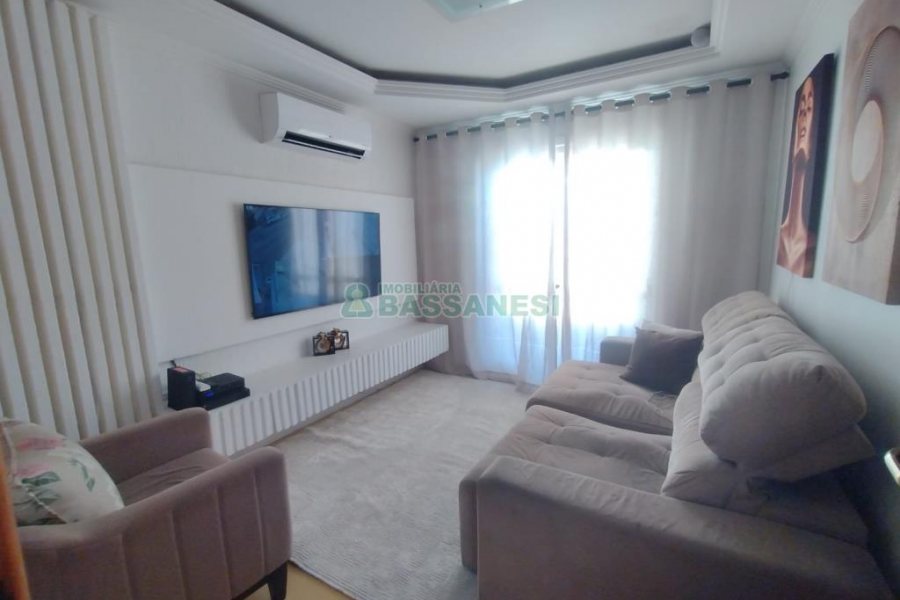 Casa com 190m², 3 dormitórios, 1 vaga, no bairro Santa Catarina em Caxias do Sul para Comprar