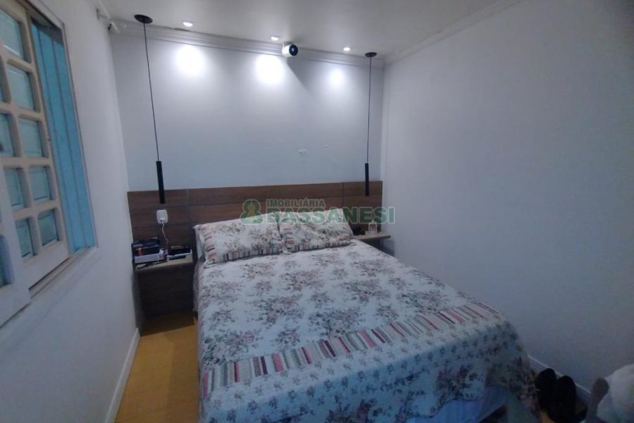 Casa com 190m², 3 dormitórios, 1 vaga, no bairro Santa Catarina em Caxias do Sul para Comprar