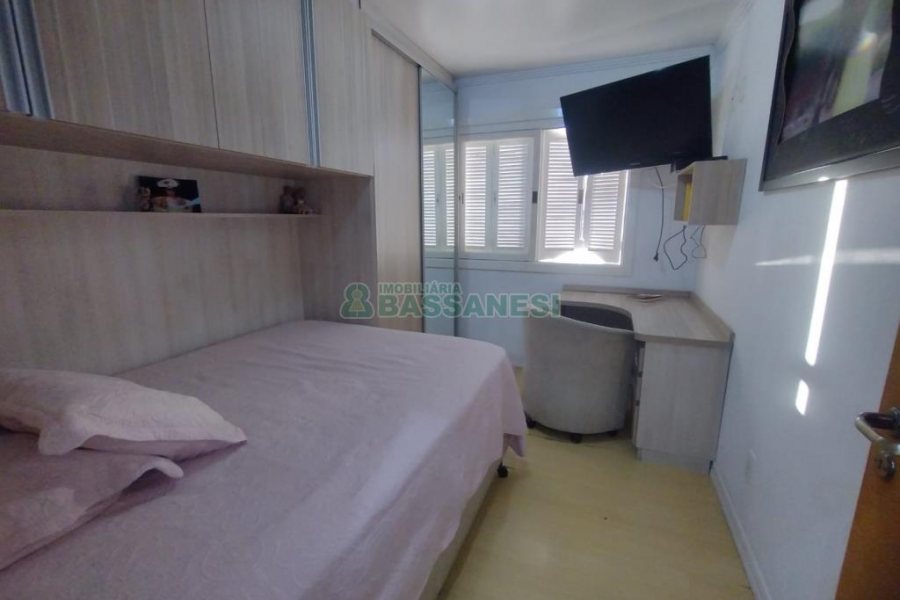 Casa com 190m², 3 dormitórios, 1 vaga, no bairro Santa Catarina em Caxias do Sul para Comprar