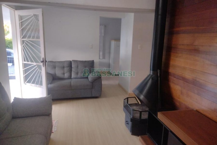 Casa com 190m², 3 dormitórios, 1 vaga, no bairro Santa Catarina em Caxias do Sul para Comprar