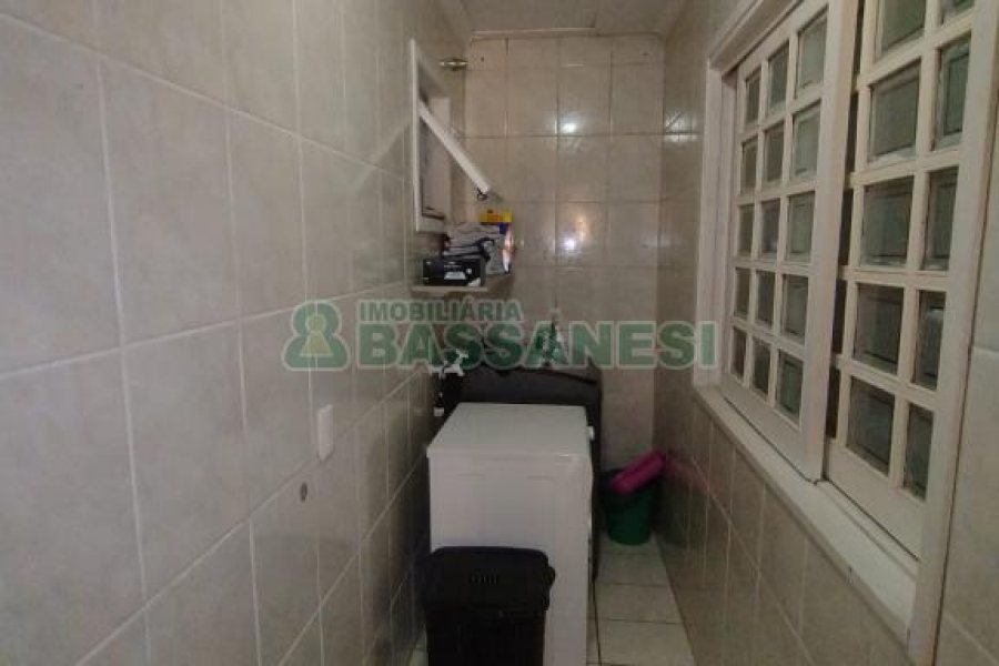 Casa com 190m², 3 dormitórios, 1 vaga, no bairro Santa Catarina em Caxias do Sul para Comprar
