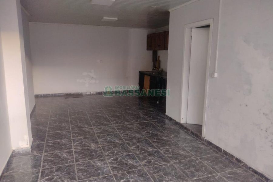 Casa com 190m², 3 dormitórios, 1 vaga, no bairro Santa Catarina em Caxias do Sul para Comprar