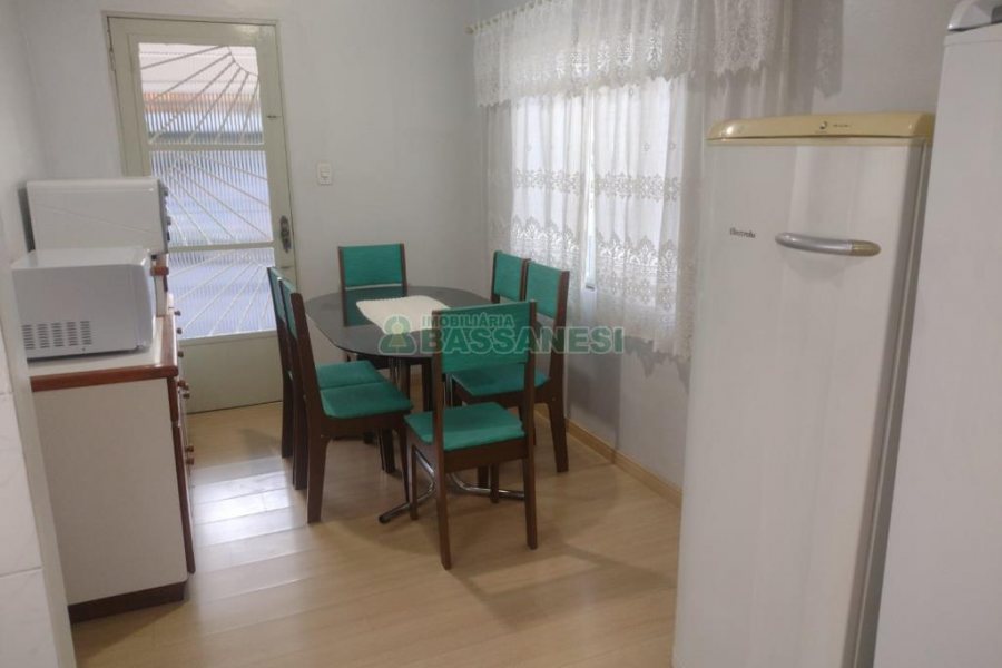 Casa com 190m², 3 dormitórios, 1 vaga, no bairro Santa Catarina em Caxias do Sul para Comprar