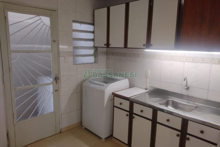Casa com 190m², 3 dormitórios, 1 vaga, no bairro Santa Catarina em Caxias do Sul para Comprar