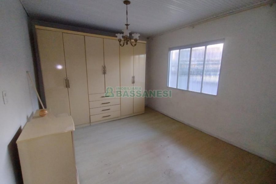 Casa com 190m², 3 dormitórios, 1 vaga, no bairro Santa Catarina em Caxias do Sul para Comprar