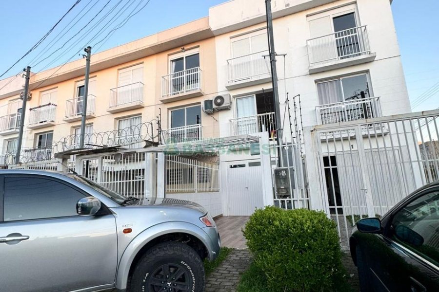 Sobrado com 75m², 2 dormitórios, 1 vaga, no bairro Nossa Senhora do Rosário em Caxias do Sul para Comprar