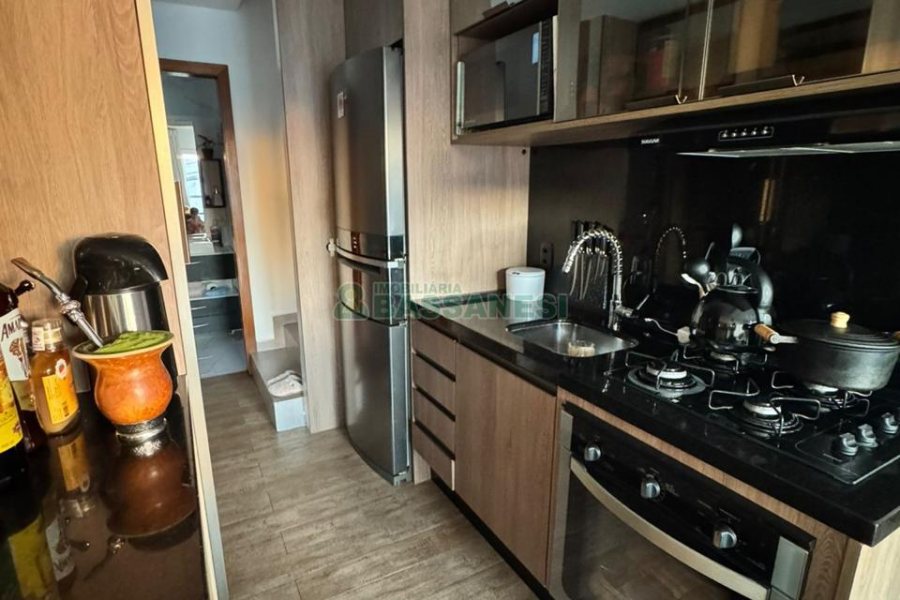 Sobrado com 75m², 2 dormitórios, 1 vaga, no bairro Nossa Senhora do Rosário em Caxias do Sul para Comprar