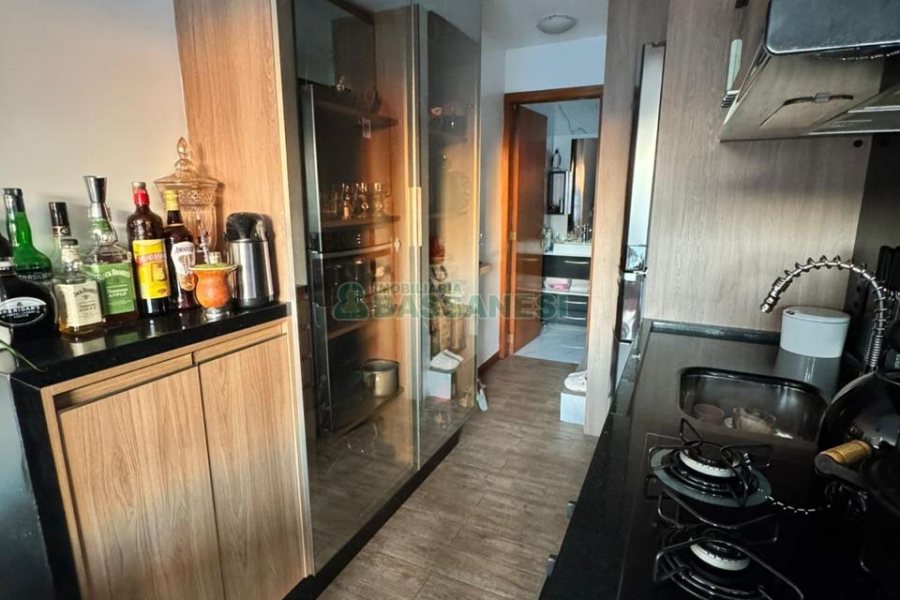 Sobrado com 75m², 2 dormitórios, 1 vaga, no bairro Nossa Senhora do Rosário em Caxias do Sul para Comprar