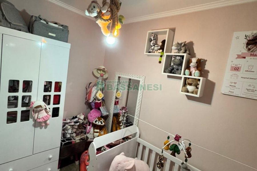 Sobrado com 75m², 2 dormitórios, 1 vaga, no bairro Nossa Senhora do Rosário em Caxias do Sul para Comprar