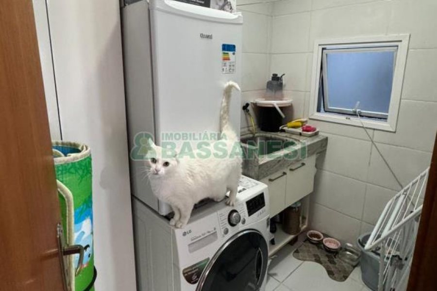 Sobrado com 75m², 2 dormitórios, 1 vaga, no bairro Nossa Senhora do Rosário em Caxias do Sul para Comprar