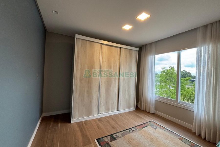 Casa com 400m², 4 dormitórios, 3 vagas, no bairro São Ciro em Caxias do Sul para Alugar