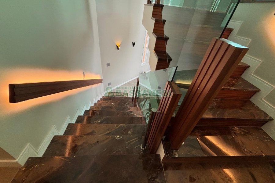 Casa com 400m², 4 dormitórios, 3 vagas, no bairro São Ciro em Caxias do Sul para Alugar