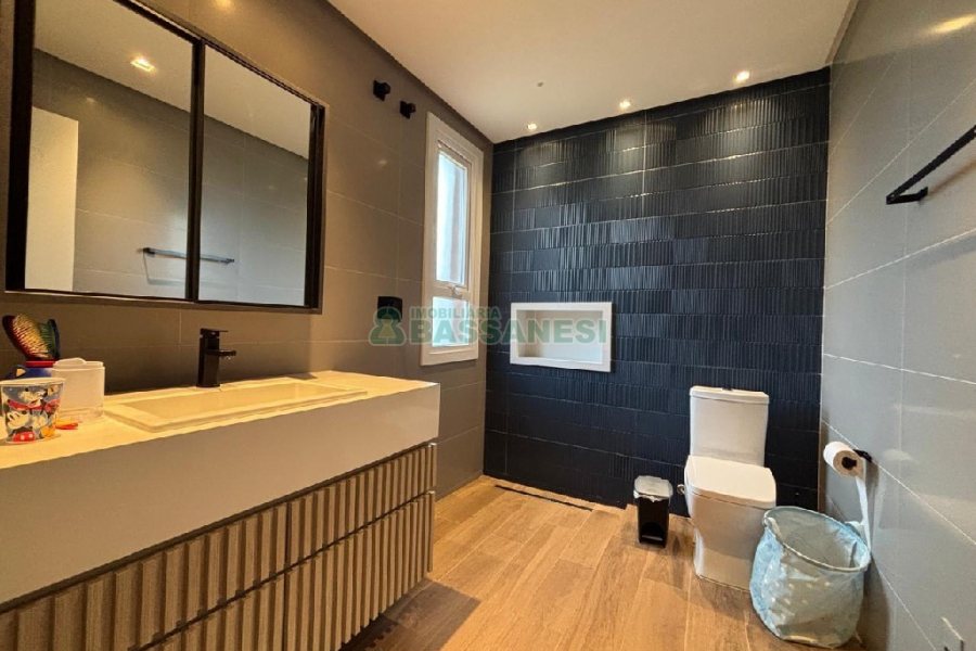 Casa com 400m², 4 dormitórios, 3 vagas, no bairro São Ciro em Caxias do Sul para Alugar