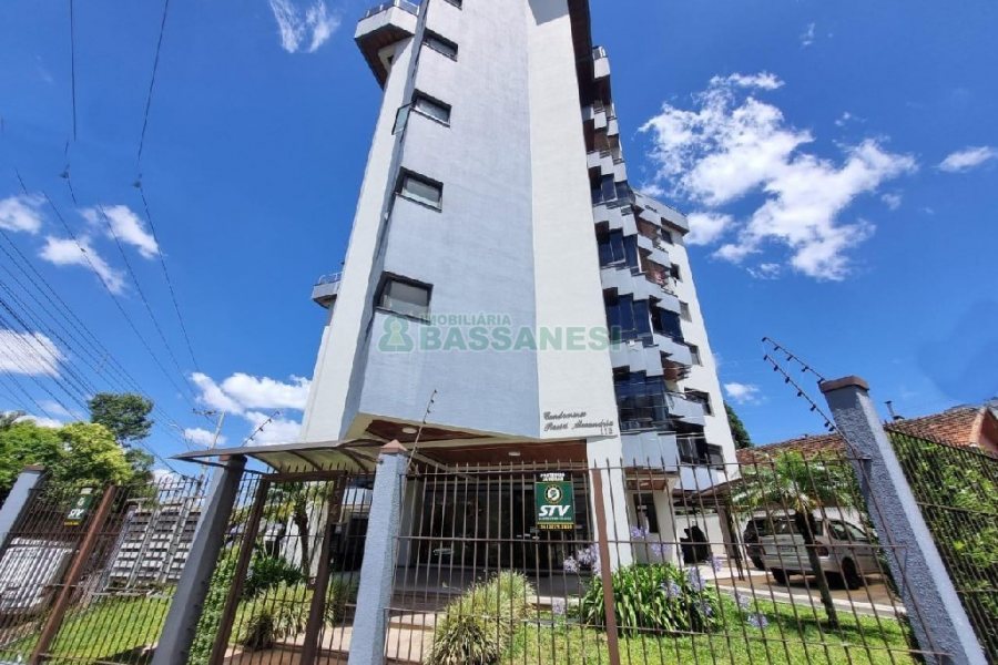 Apto Mobiliado com 74m², 2 dormitórios, 1 vaga, no bairro Cristo Redentor em Caxias do Sul para Alugar