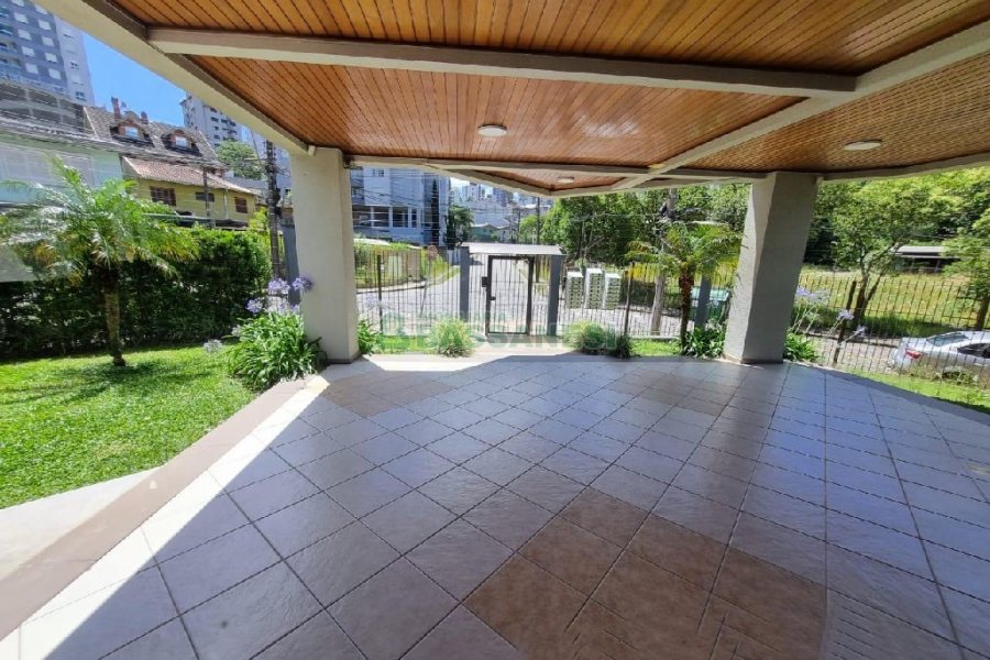 Apto Mobiliado com 74m², 2 dormitórios, 1 vaga, no bairro Cristo Redentor em Caxias do Sul para Alugar