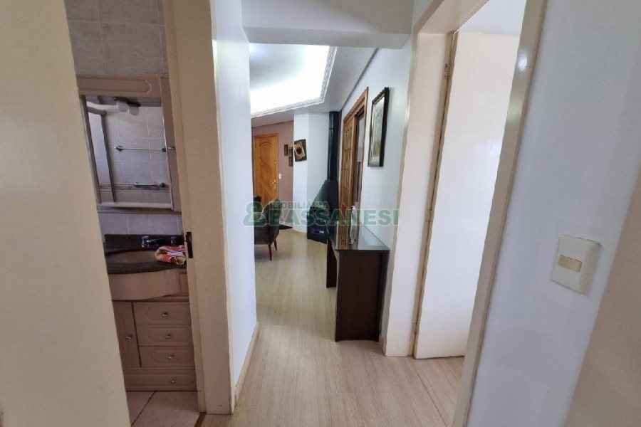 Apto Mobiliado com 74m², 2 dormitórios, 1 vaga, no bairro Cristo Redentor em Caxias do Sul para Alugar