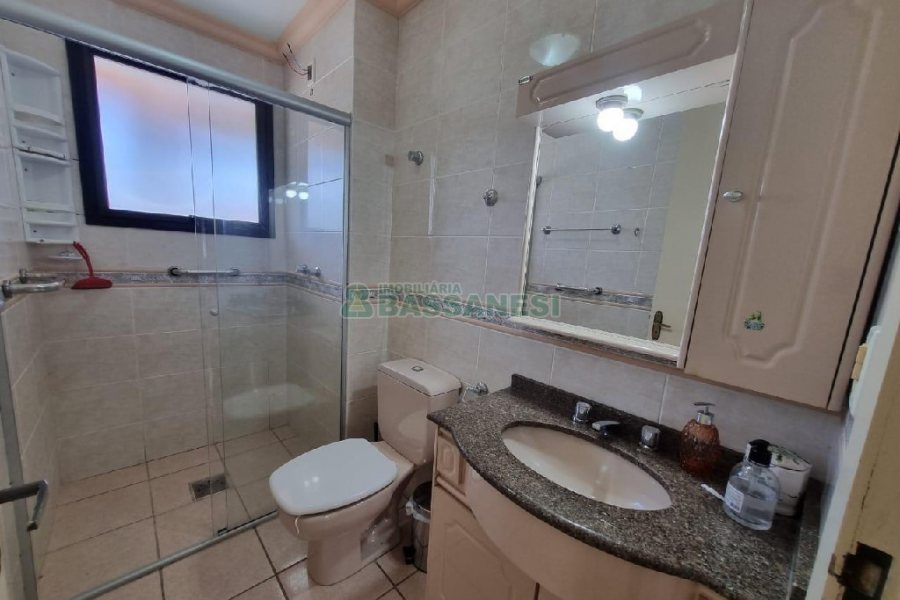 Apto Mobiliado com 74m², 2 dormitórios, 1 vaga, no bairro Cristo Redentor em Caxias do Sul para Alugar