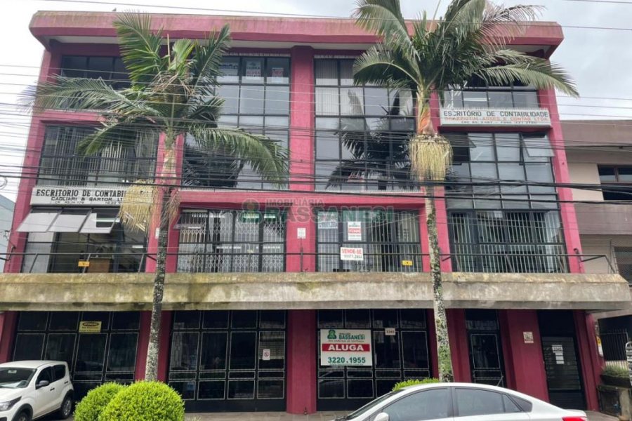 Sala com 42m², no bairro Rio Branco em Caxias do Sul para Comprar