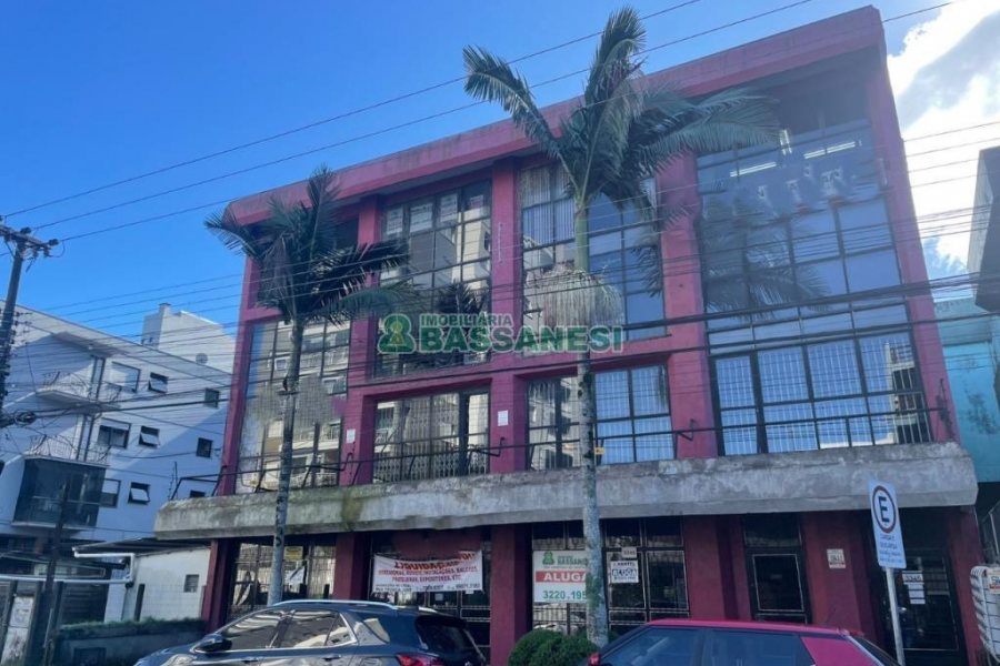 Sala com 42m², no bairro Rio Branco em Caxias do Sul para Comprar