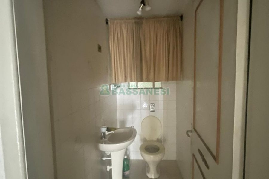 Sala com 42m², no bairro Rio Branco em Caxias do Sul para Comprar