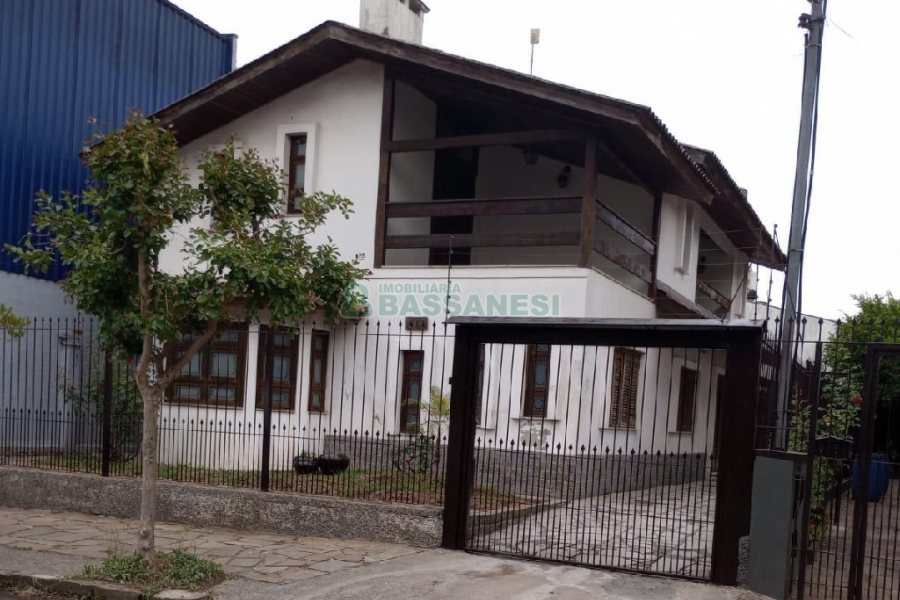 Casa com 230m², 4 dormitórios, 3 vagas, no bairro Bela Vista em Caxias do Sul para Alugar