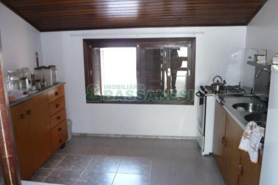 Casa com 230m², 4 dormitórios, 3 vagas, no bairro Bela Vista em Caxias do Sul para Alugar