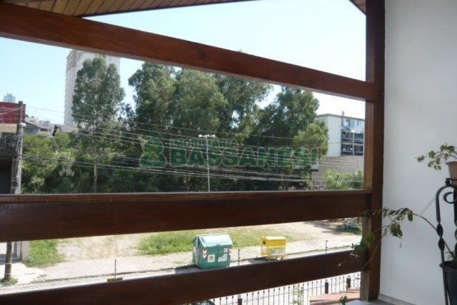 Casa com 230m², 4 dormitórios, 3 vagas, no bairro Bela Vista em Caxias do Sul para Alugar