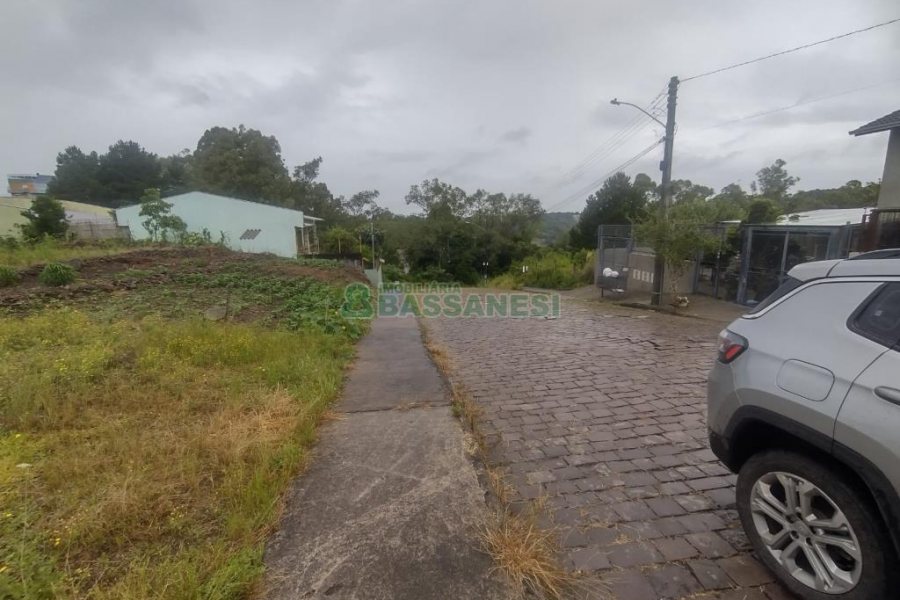 Terreno, no bairro Desvio Rizzo em Caxias do Sul para Comprar