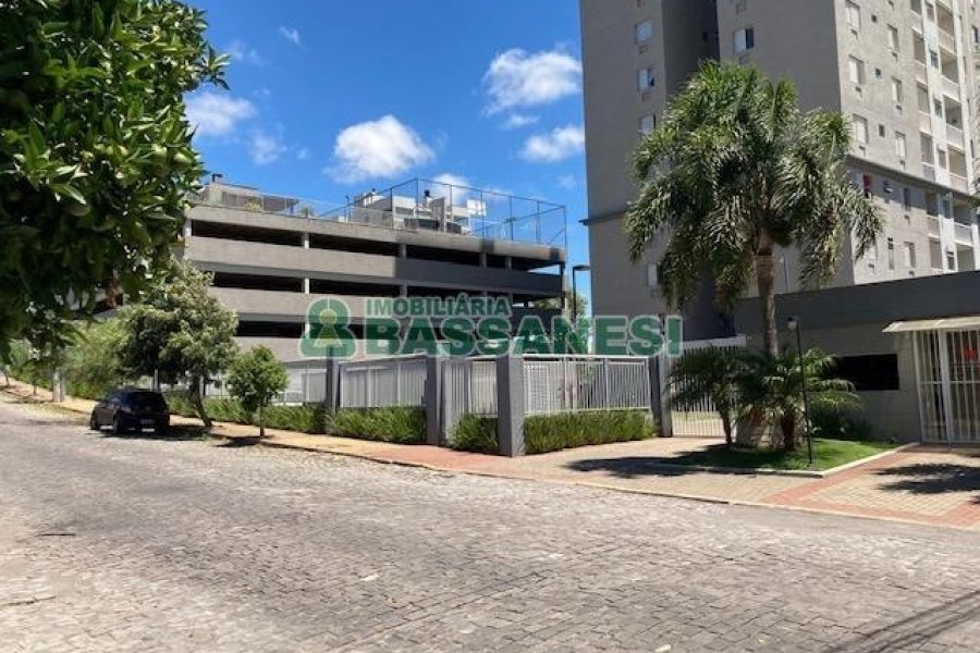 Apartamento com 53m², 2 dormitórios, 1 vaga, no bairro Lourdes em Caxias do Sul para Alugar