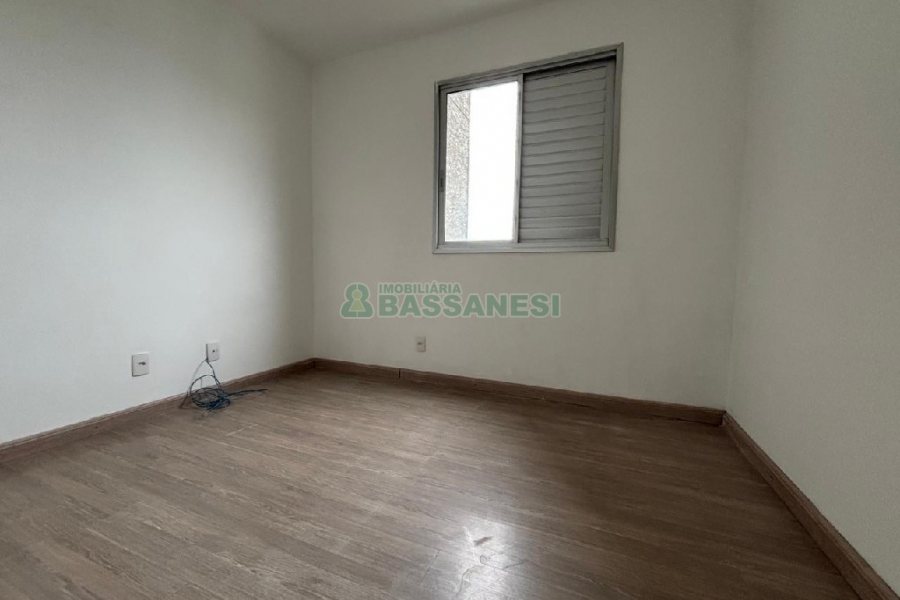 Apartamento com 53m², 2 dormitórios, 1 vaga, no bairro Lourdes em Caxias do Sul para Alugar