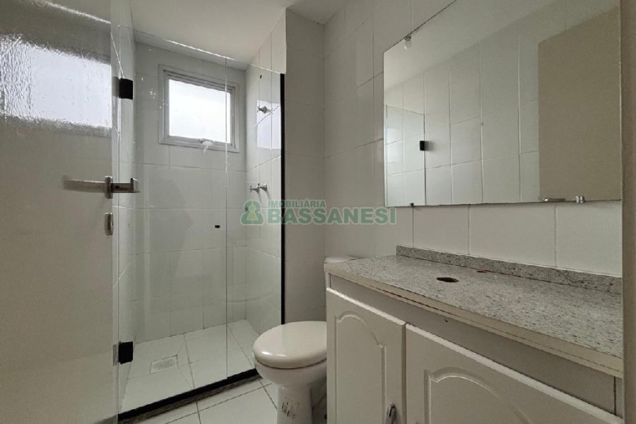 Apartamento com 53m², 2 dormitórios, 1 vaga, no bairro Lourdes em Caxias do Sul para Alugar