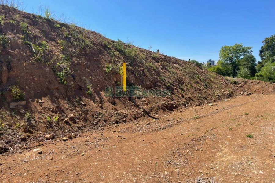 Terreno, no bairro Interlagos em Caxias do Sul para Comprar