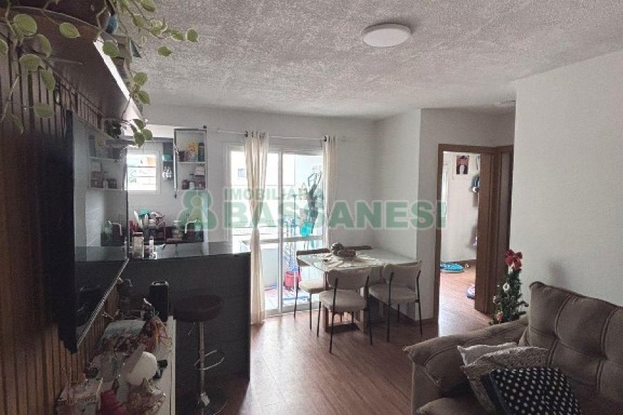 Apto Mobiliado com 58m², 2 dormitórios, 1 vaga, no bairro Desvio Rizzo em Caxias do Sul para Alugar