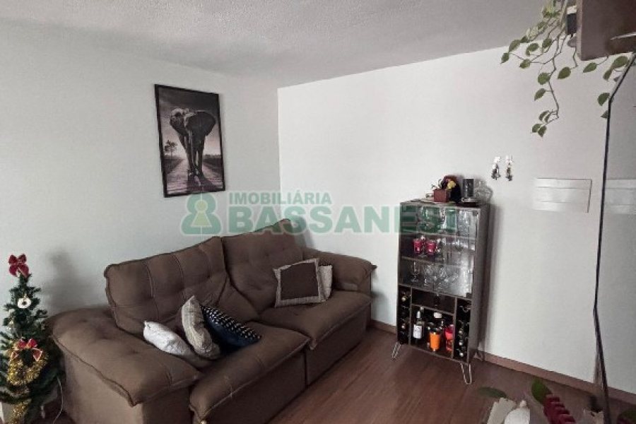 Apto Mobiliado com 58m², 2 dormitórios, 1 vaga, no bairro Desvio Rizzo em Caxias do Sul para Alugar