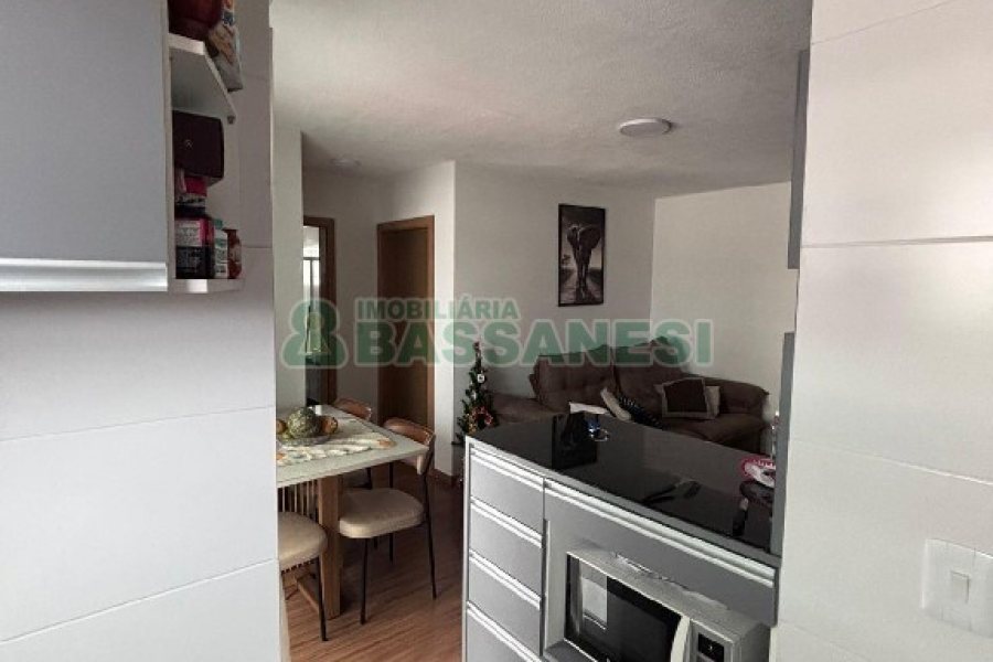 Apto Mobiliado com 58m², 2 dormitórios, 1 vaga, no bairro Desvio Rizzo em Caxias do Sul para Alugar