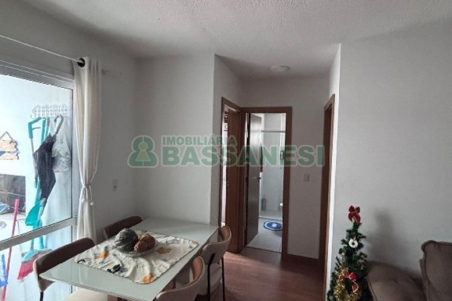 Apto Mobiliado com 58m², 2 dormitórios, 1 vaga, no bairro Desvio Rizzo em Caxias do Sul para Alugar