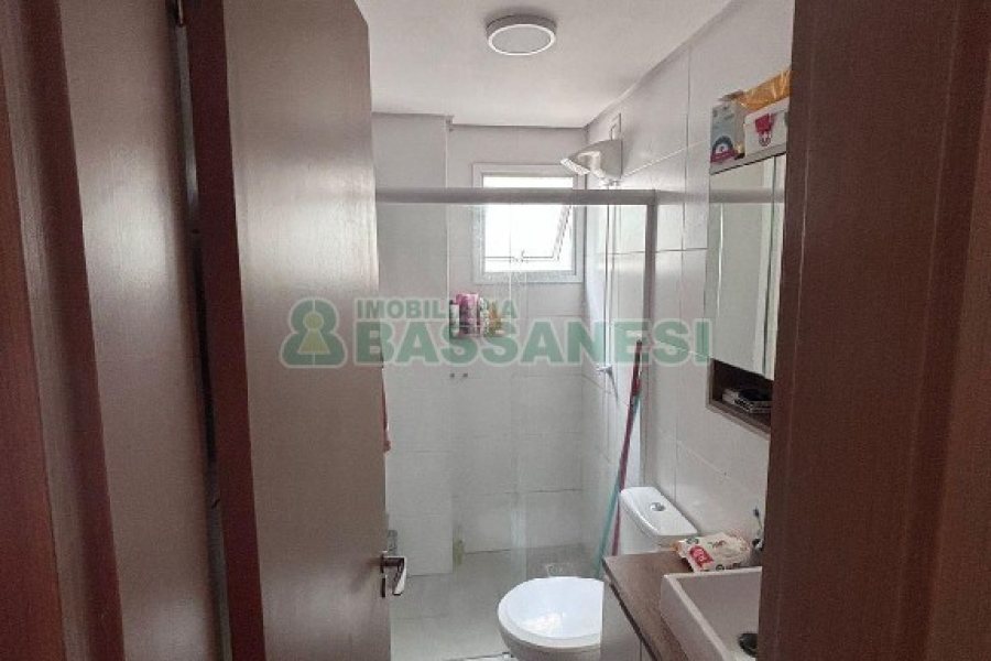 Apto Mobiliado com 58m², 2 dormitórios, 1 vaga, no bairro Desvio Rizzo em Caxias do Sul para Alugar