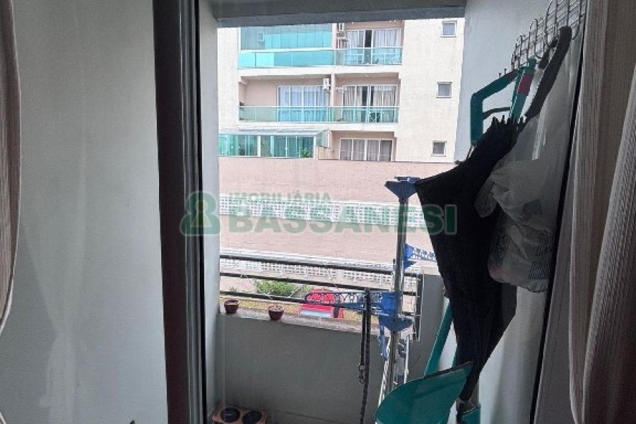 Apto Mobiliado com 58m², 2 dormitórios, 1 vaga, no bairro Desvio Rizzo em Caxias do Sul para Alugar