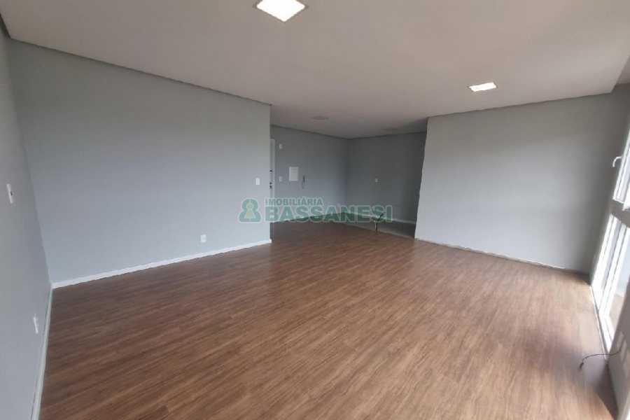 Apartamento com 48m², 1 dormitório, 1 vaga, no bairro Santa Catarina em Caxias do Sul para Alugar ou Comprar
