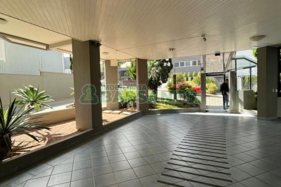 Apartamento com 81m², 2 dormitórios, 2 vagas, no bairro Panazzolo em Caxias do Sul para Comprar