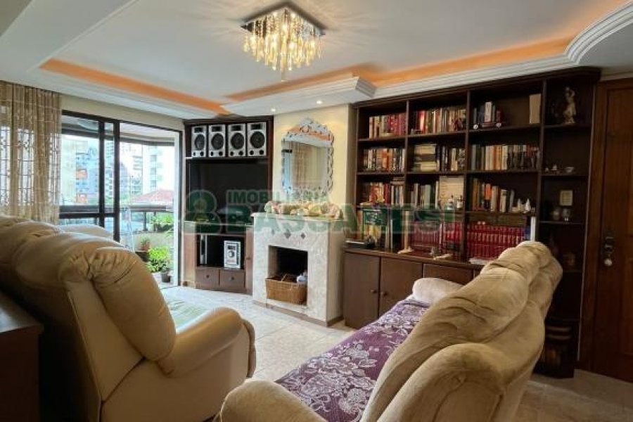 Apartamento com 81m², 2 dormitórios, 2 vagas, no bairro Panazzolo em Caxias do Sul para Comprar