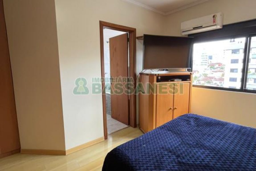 Apartamento com 81m², 2 dormitórios, 2 vagas, no bairro Panazzolo em Caxias do Sul para Comprar