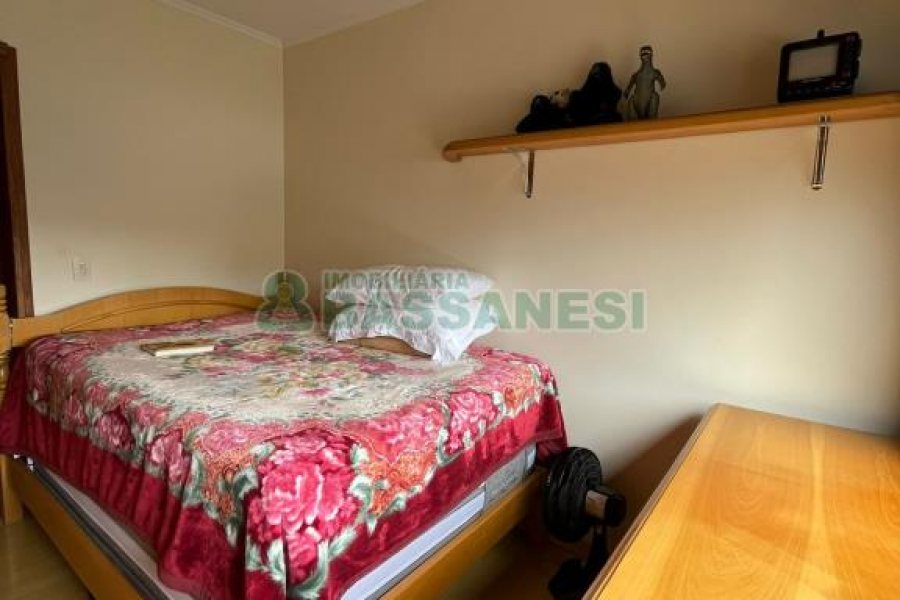 Apartamento com 81m², 2 dormitórios, 2 vagas, no bairro Panazzolo em Caxias do Sul para Comprar