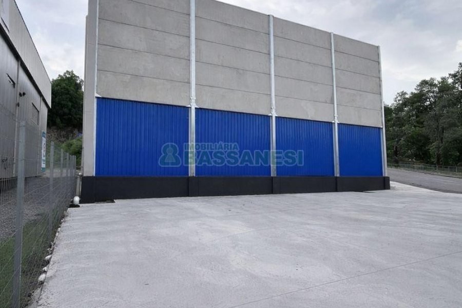 Pavilhão com 1600m², no bairro Jardim das Hortências em Caxias do Sul para Alugar