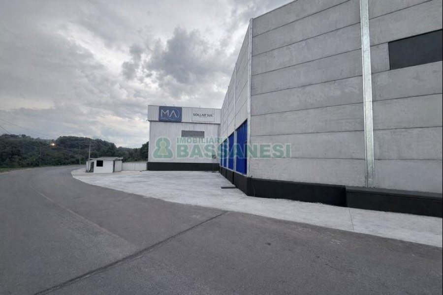 Pavilhão com 1600m², no bairro Jardim das Hortências em Caxias do Sul para Alugar