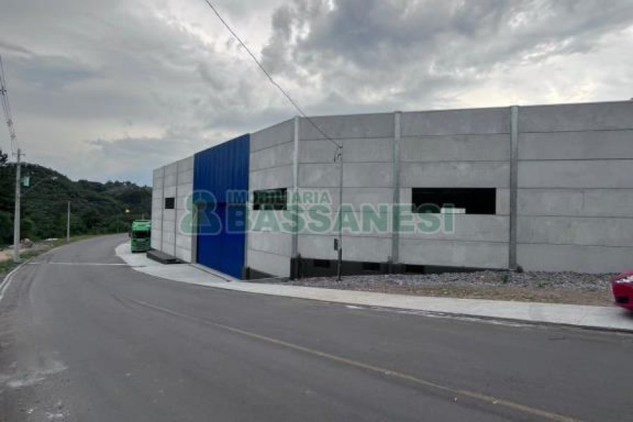 Pavilhão com 1600m², no bairro Jardim das Hortências em Caxias do Sul para Alugar