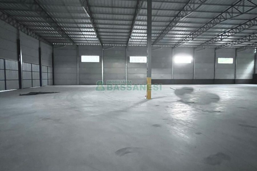Pavilhão com 1600m², no bairro Jardim das Hortências em Caxias do Sul para Alugar